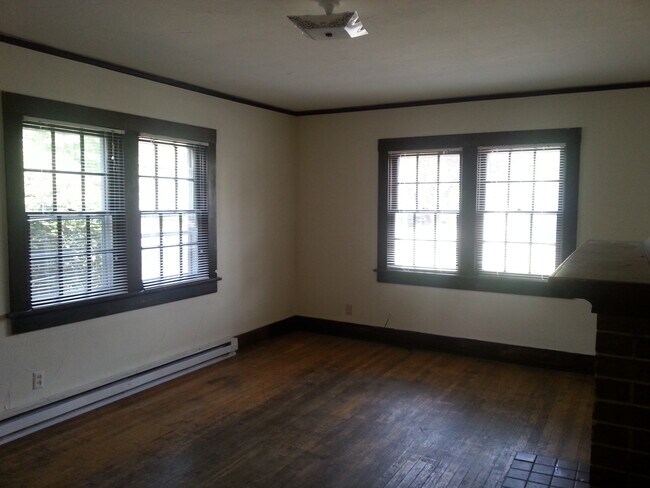 Photo - Campus Home With Amazing Location and Laun...