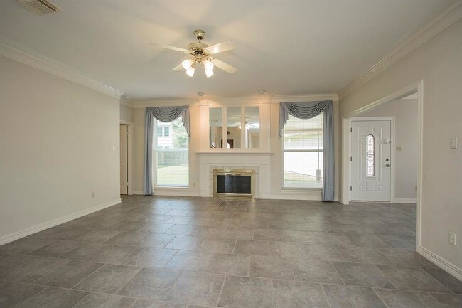 Foto del edificio - 14111 Owens Rd
