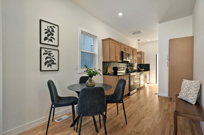 Foto del edificio - 2331 Belleview Ave