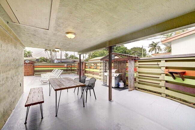 Foto del edificio - 1020 N 13th Terrace