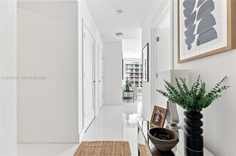 Building Photo - 1080 Brickell Ave