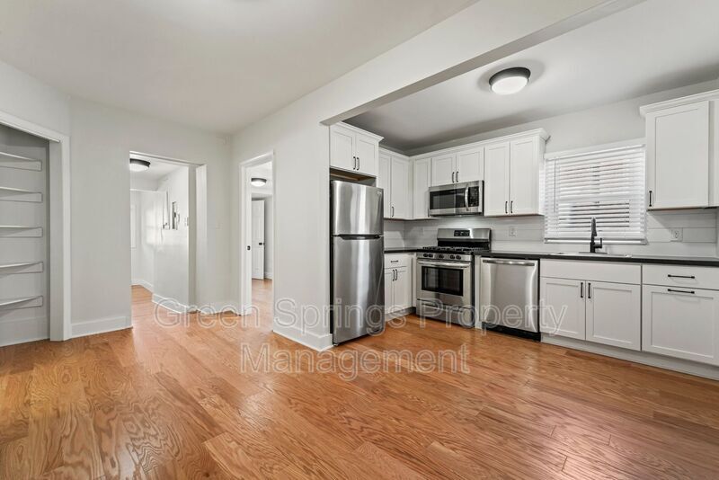 Foto principal - 42-44-44 Saratoga Ave