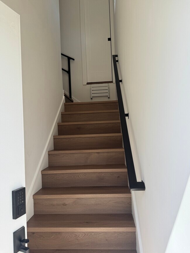 Foto del edificio - 500 Maple Ave