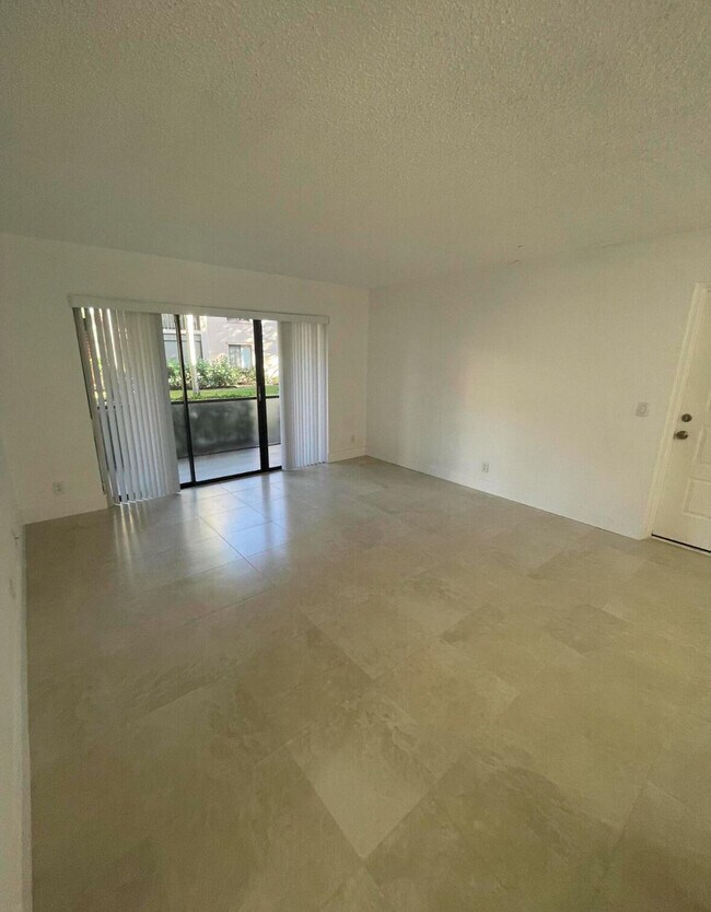 Foto del edificio - 205 Foxtail Dr