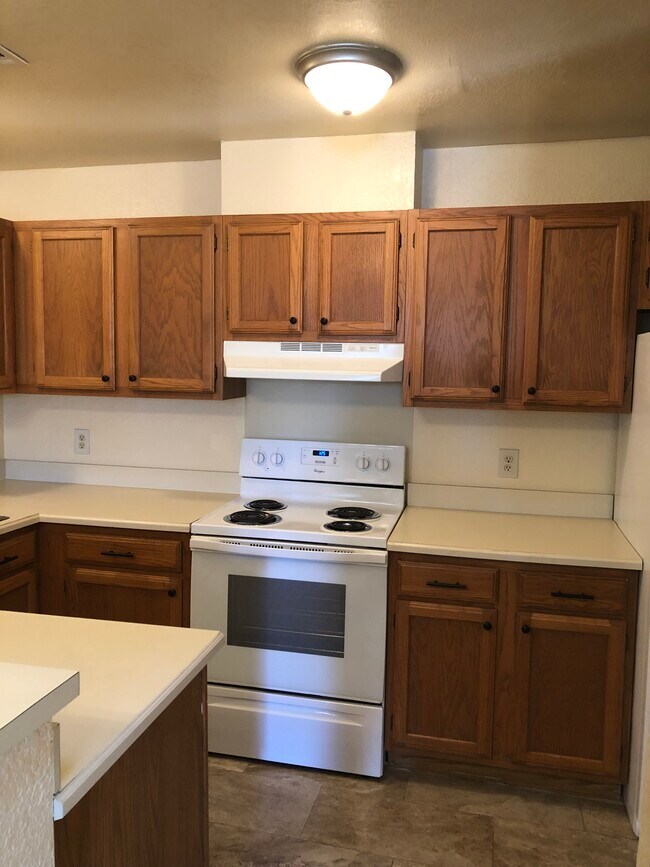 Foto del edificio - 9810 Walnut Ln
