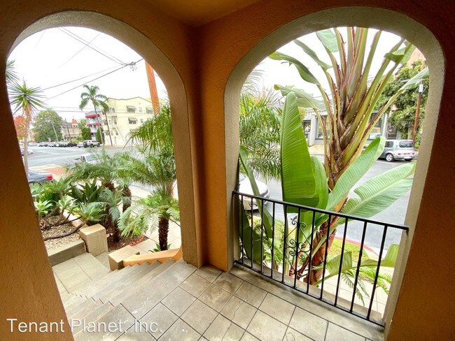 Foto del edificio - 219-221 Kalmia St