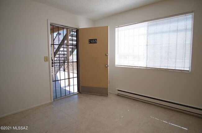 Foto del edificio - 2468 N Balboa Ave