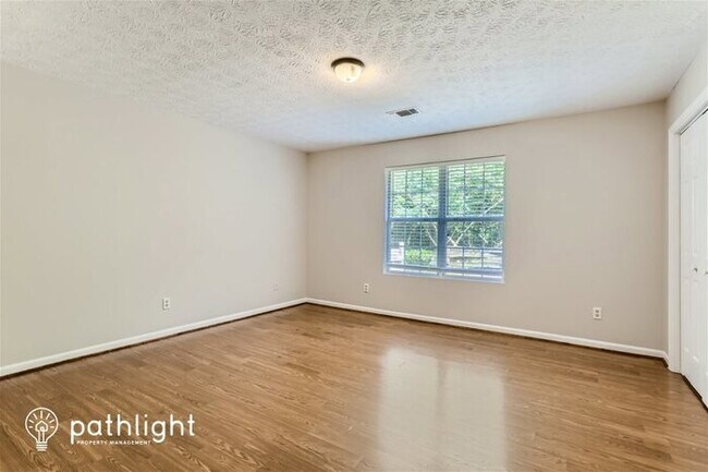 Building Photo - 132 S Oak, Stockbridge, GA, 30281