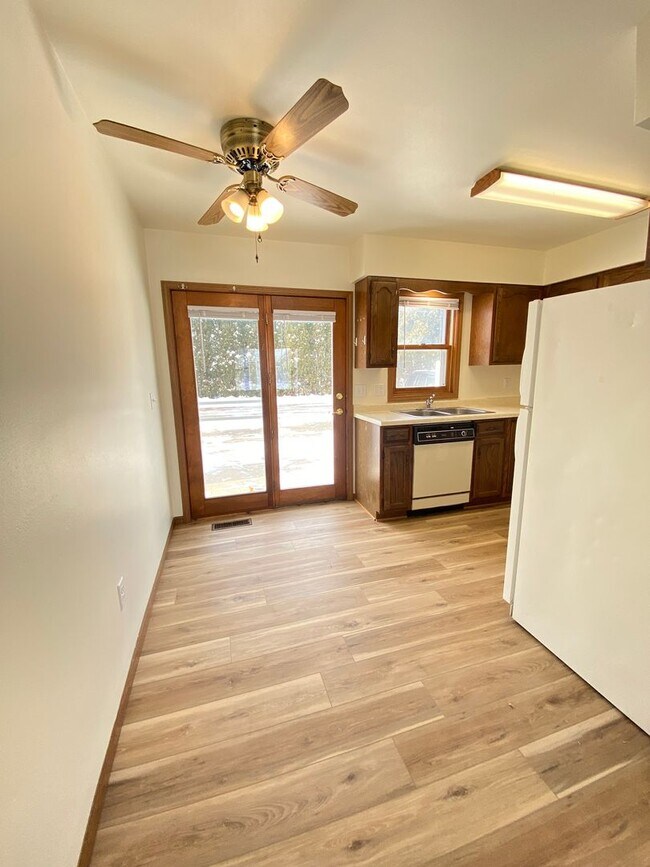 Foto del edificio - 1785/1787 Alexandra Court