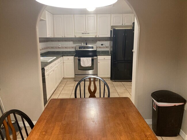 Building Photo - 245 S 90th Pl