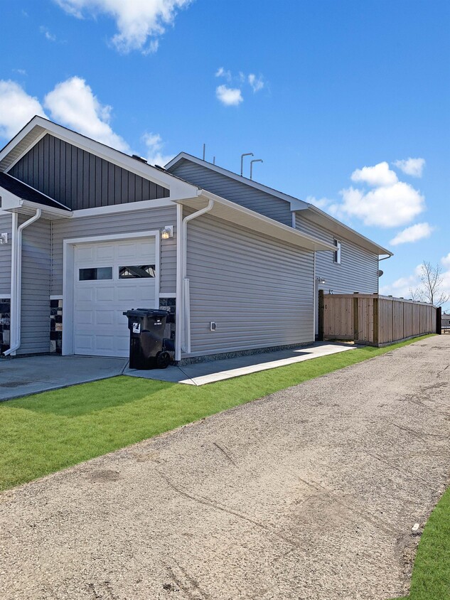 Primary Photo - 9607B 113 Ave