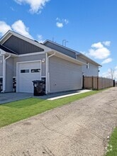 Building Photo - 9607B 113 Ave
