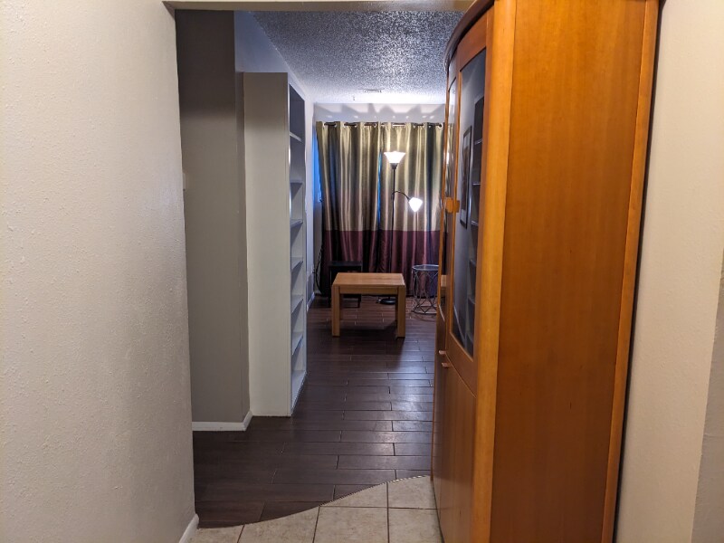 Primary Photo - 500 Manhattan Dr