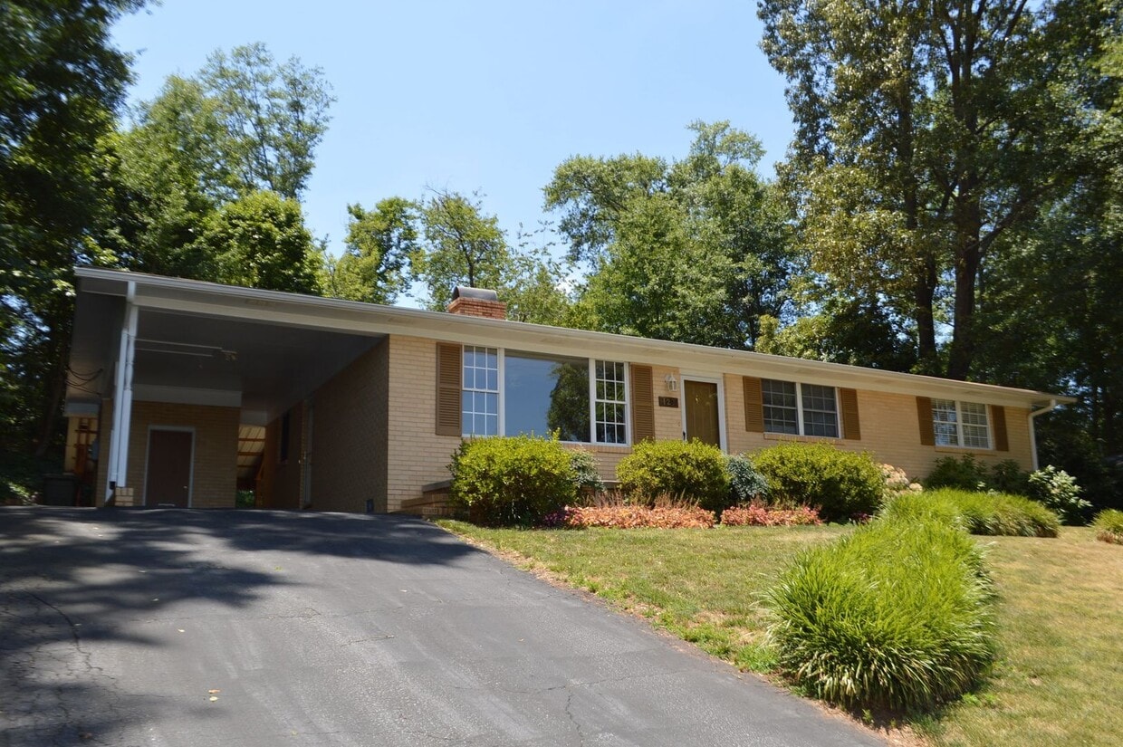 Photo - 127 Freedom Dr