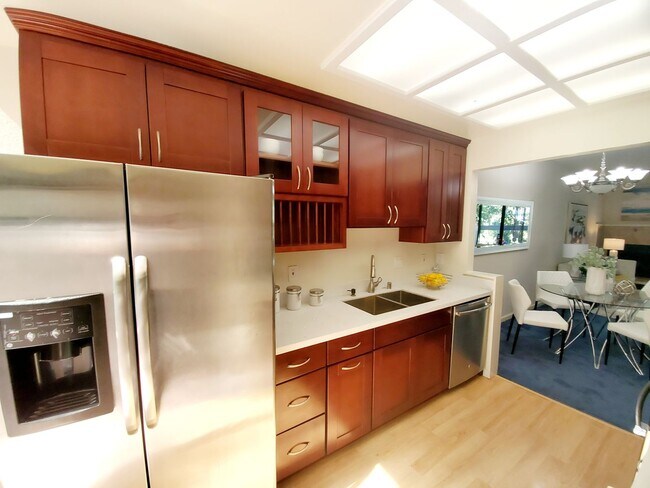 Building Photo - 530 Shorebird Cir