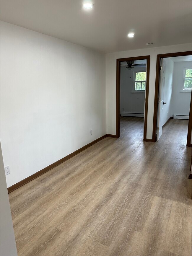 Foto del edificio - 292 Rumbold Ave