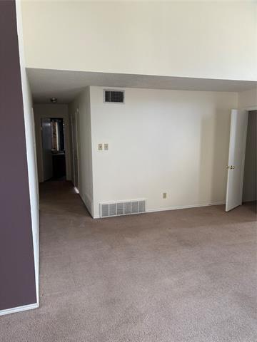 Building Photo - 700 Lionel Way