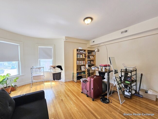 Building Photo - 247 Walden St