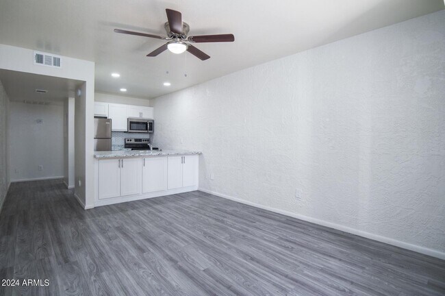 Building Photo - 4635 N 27th Ave