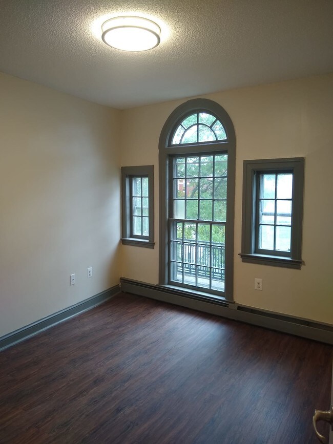 928 Asylum Ave Unit 203, Hartford, CT 06105 Apartment for Rent in