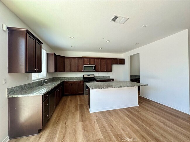 Building Photo - 15269 Nettle Pl