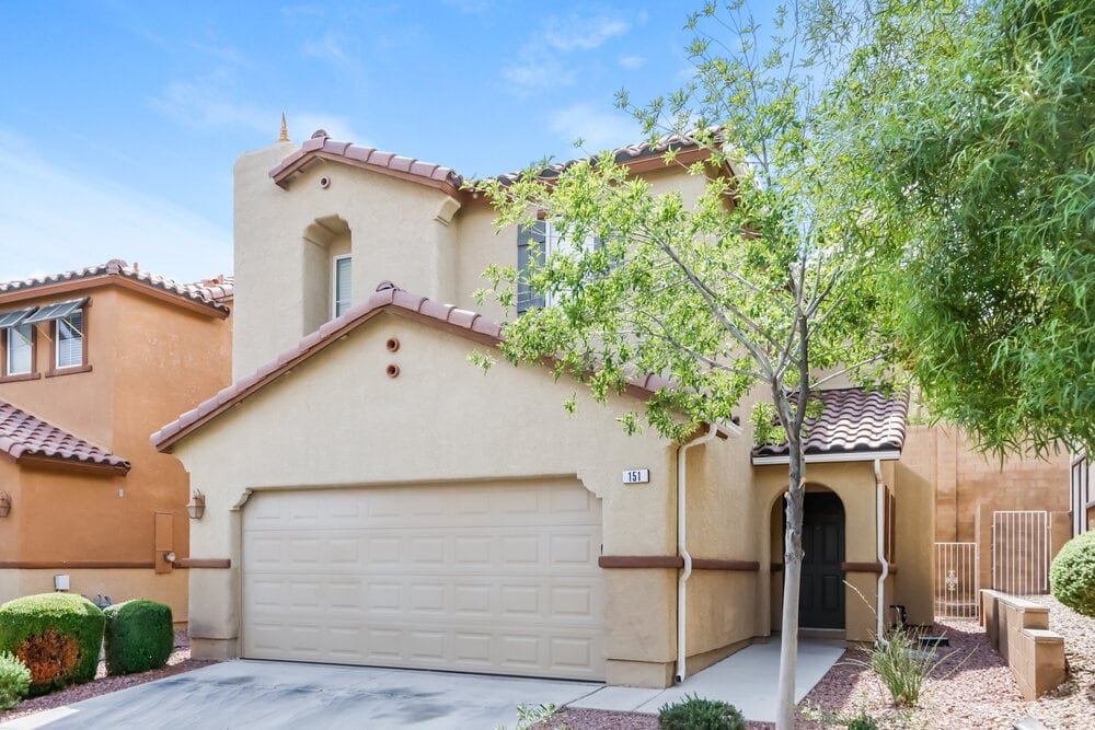 Primary Photo - 151 Desert Pond Ave