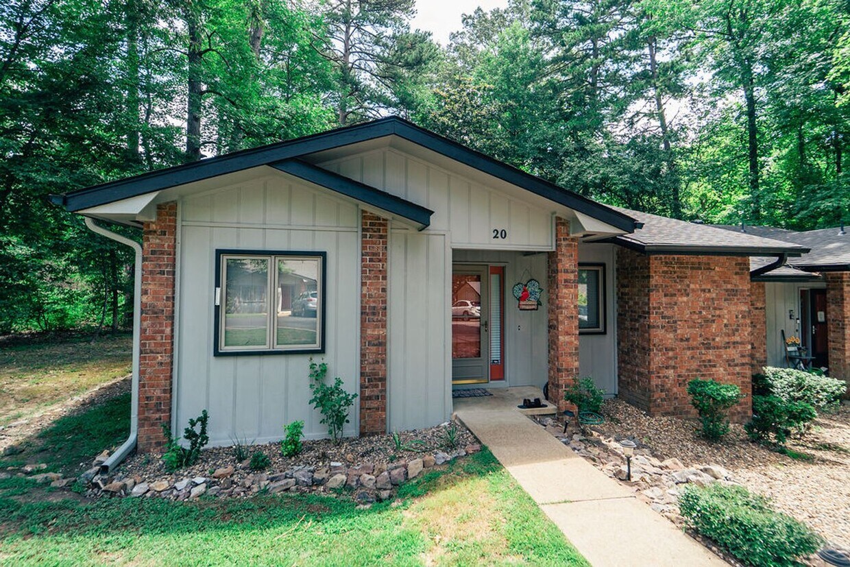 Foto principal - Move-in ready Townhome in a quiet neighbor...