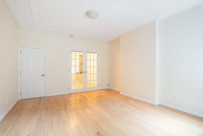 Building Photo - 111 E 89th St
