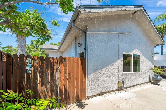 Building Photo - 10163 Petit Ave