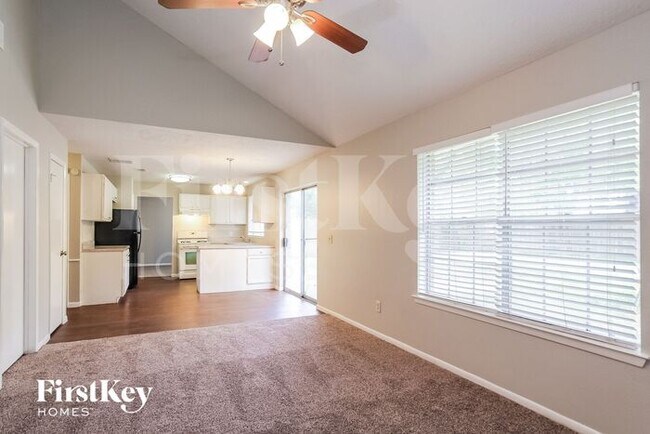 Foto del edificio - 12222 Yearling Dr