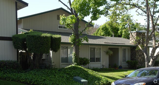 Building Photo - 1290 Kenwal Rd