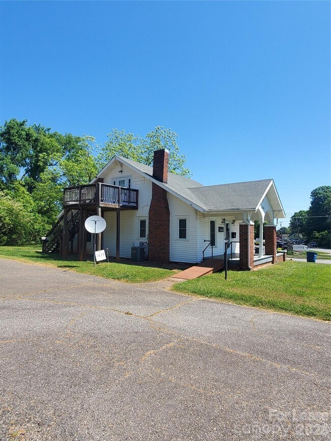 Foto del edificio - 1435 Davie Ave