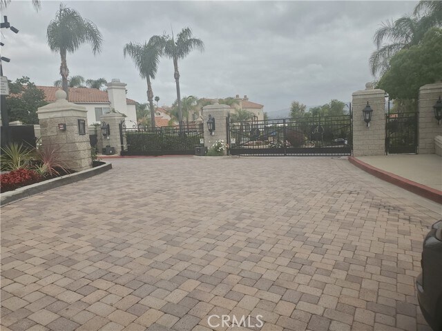 Foto del edificio - 5449 E Suncrest Rd