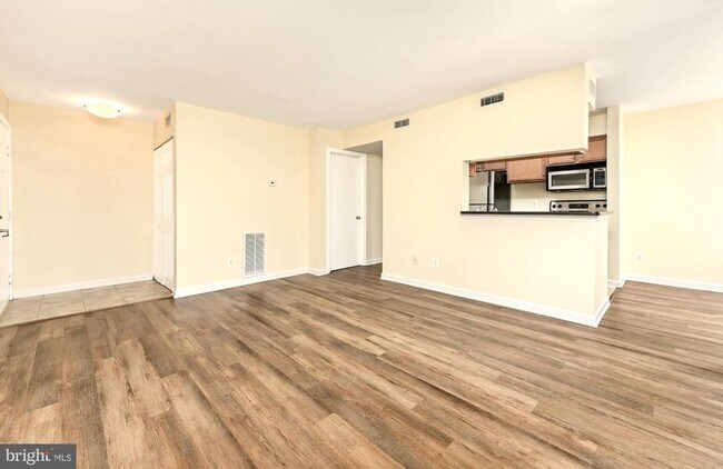 Foto del edificio - 1706 Ascot Way