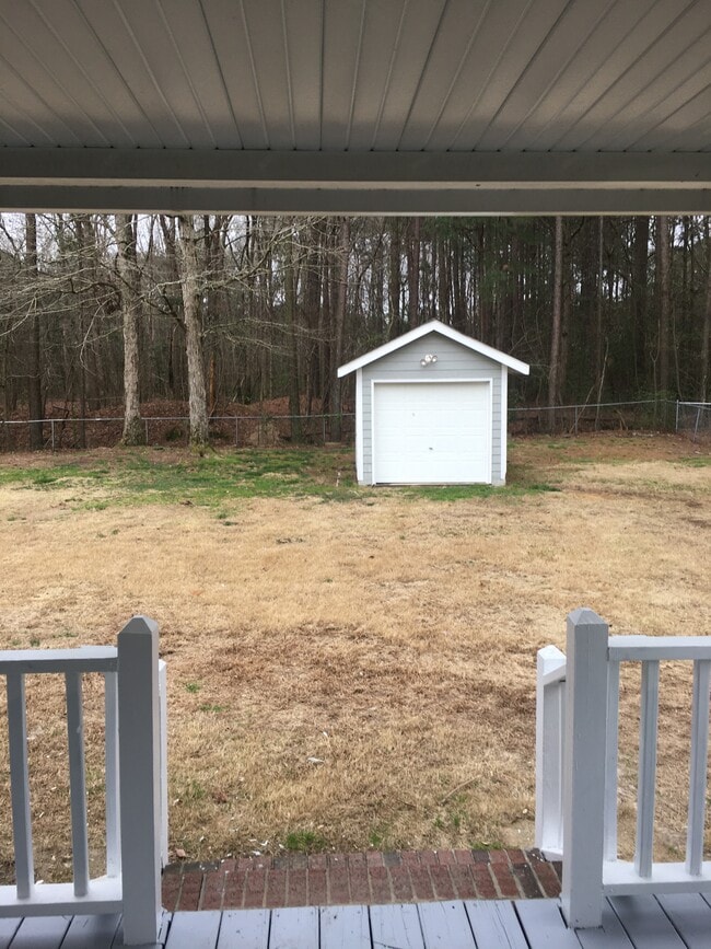 Storage building - 308 Rose Dr