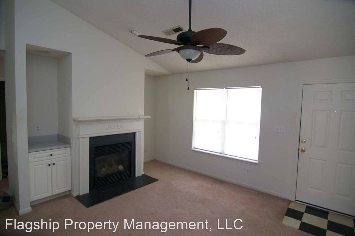 Building Photo - 3211 Moseley Dr