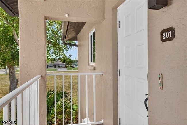 Foto del edificio - 1835 Beach Pkwy W