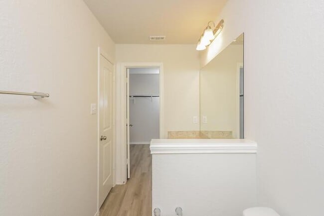 Building Photo - Applewhite Meadows - 10610 Apple Pie Rd. S...