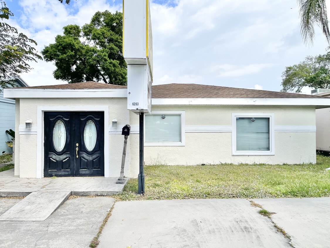 Primary Photo - 6263 Park Blvd N