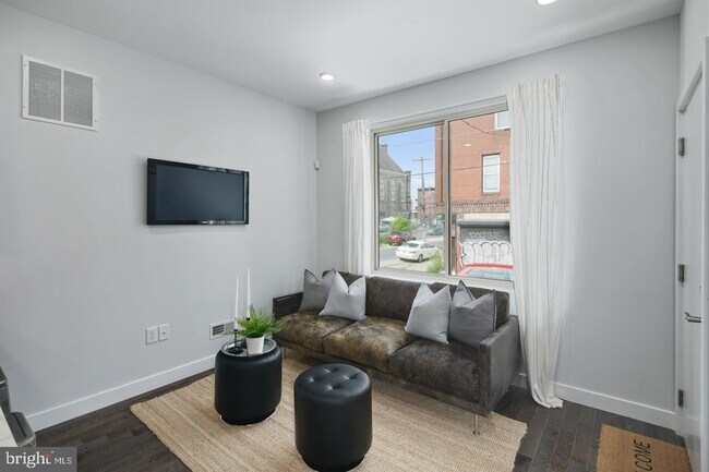 Foto del edificio - 1752 N Marshall St
