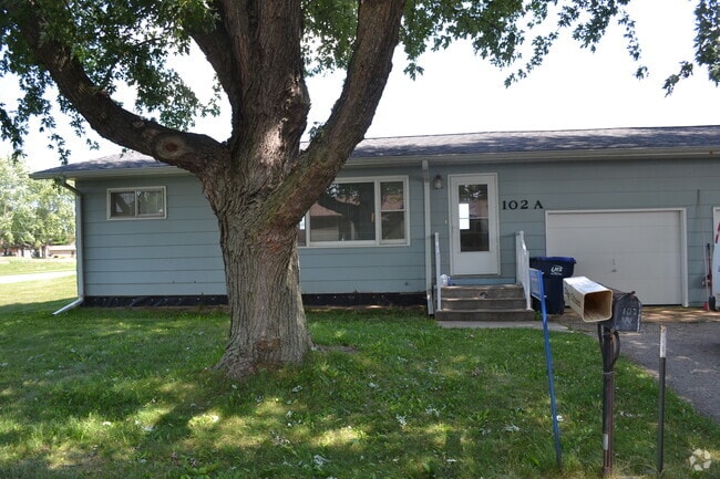 Building Photo - N7488 Hoffman Ln