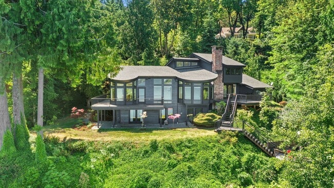 Building Photo - Stunning 3,146 Sq. Ft. Olympia Waterfront ...