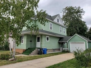 Building Photo - 912 Cass St