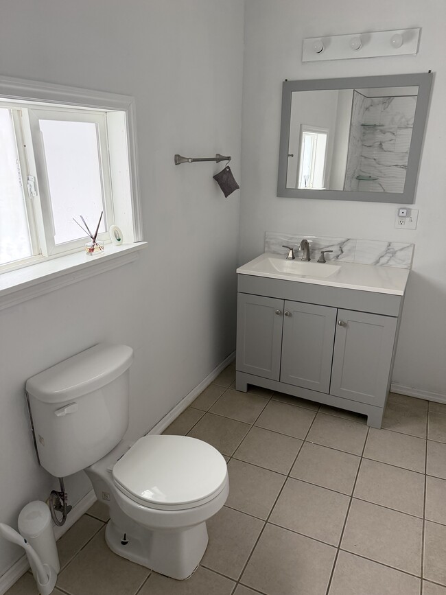 Building Photo - 30 Crans Rd