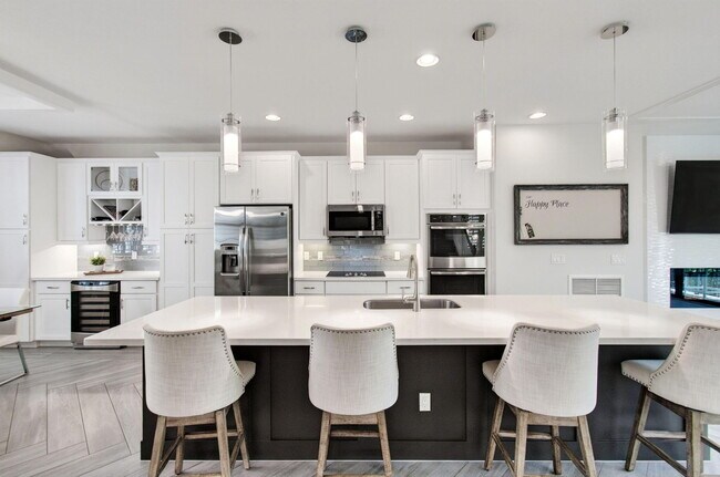 Foto del edificio - 622 Windward Cir S