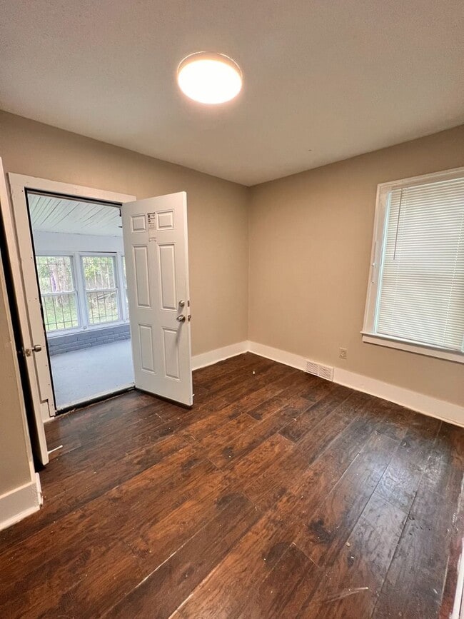 Building Photo - 14617 Cedargrove St