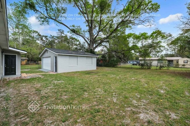 Building Photo - 9557 Priory Ave