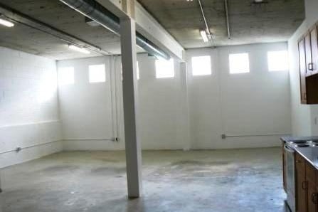 Live/work art studio 106 - 567 W 5th St