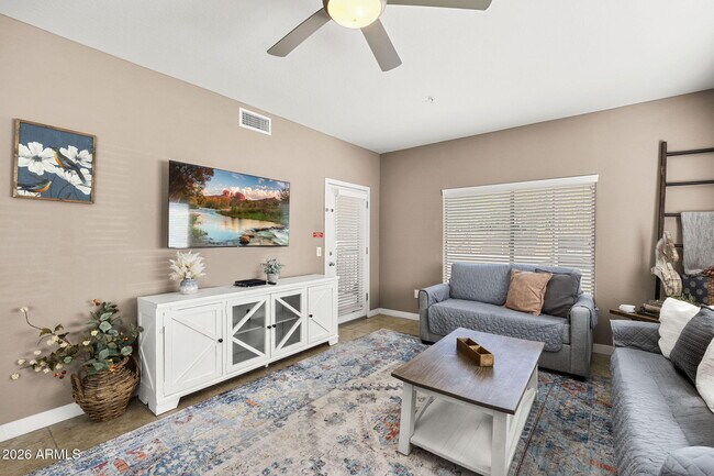 Foto del edificio - 5450 E Deer Valley Dr