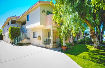 Building Photo - 12420 Moorpark St